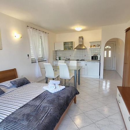 Apartmani Agava Čižići Exterior foto